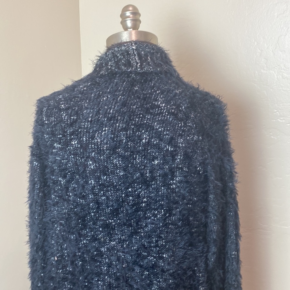 Express Cardigan - Picture 8 of 16